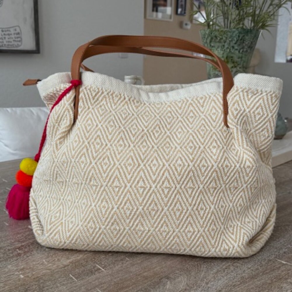 Jen & Co Diamond Woven Tote - EUC